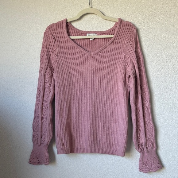 Olivia Sky Sweaters - Soft Mauve Knit Sweater by Olivia Sky | Size Large | Ribbed V-Neck Sweater